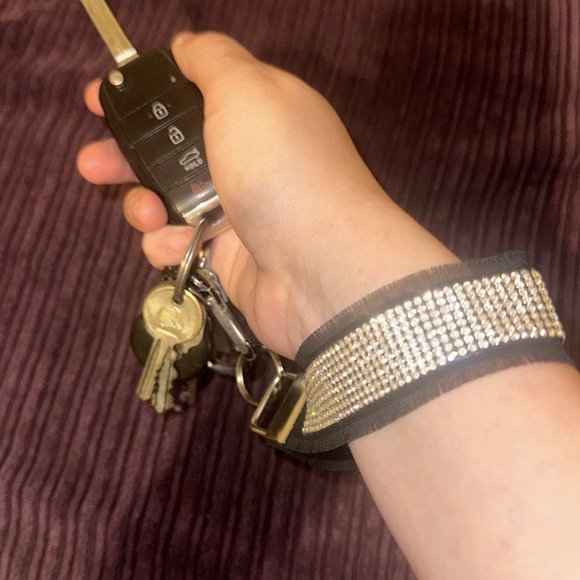 Frayed Rhinestone Wristlet Keychain - Picture 3 of 3